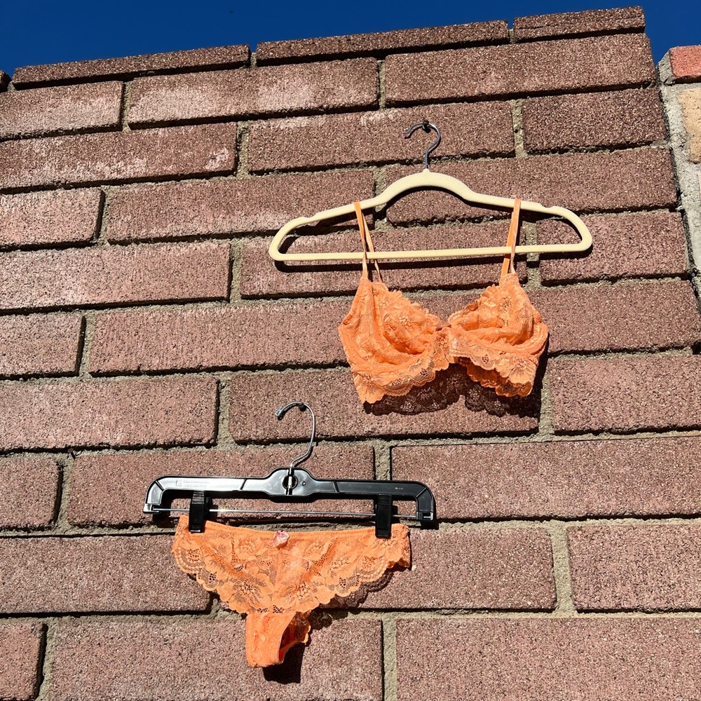 Coral Lingerie Set in XS (New without tag)